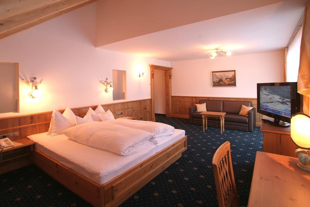 Hotel Fatlar Ischgl Pokoj fotografie