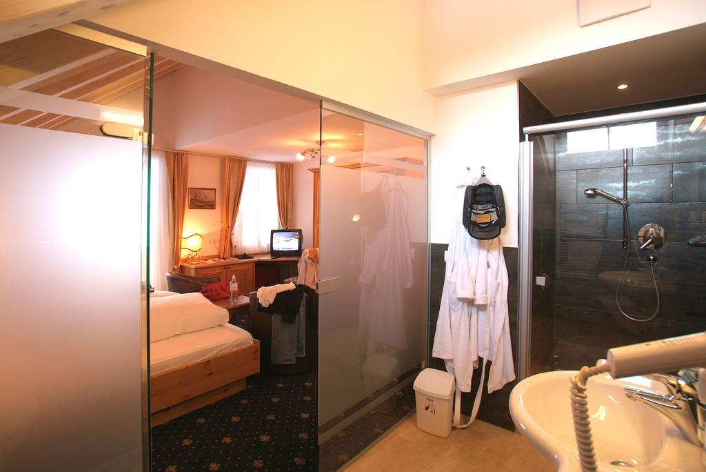Hotel Fatlar Ischgl Pokoj fotografie